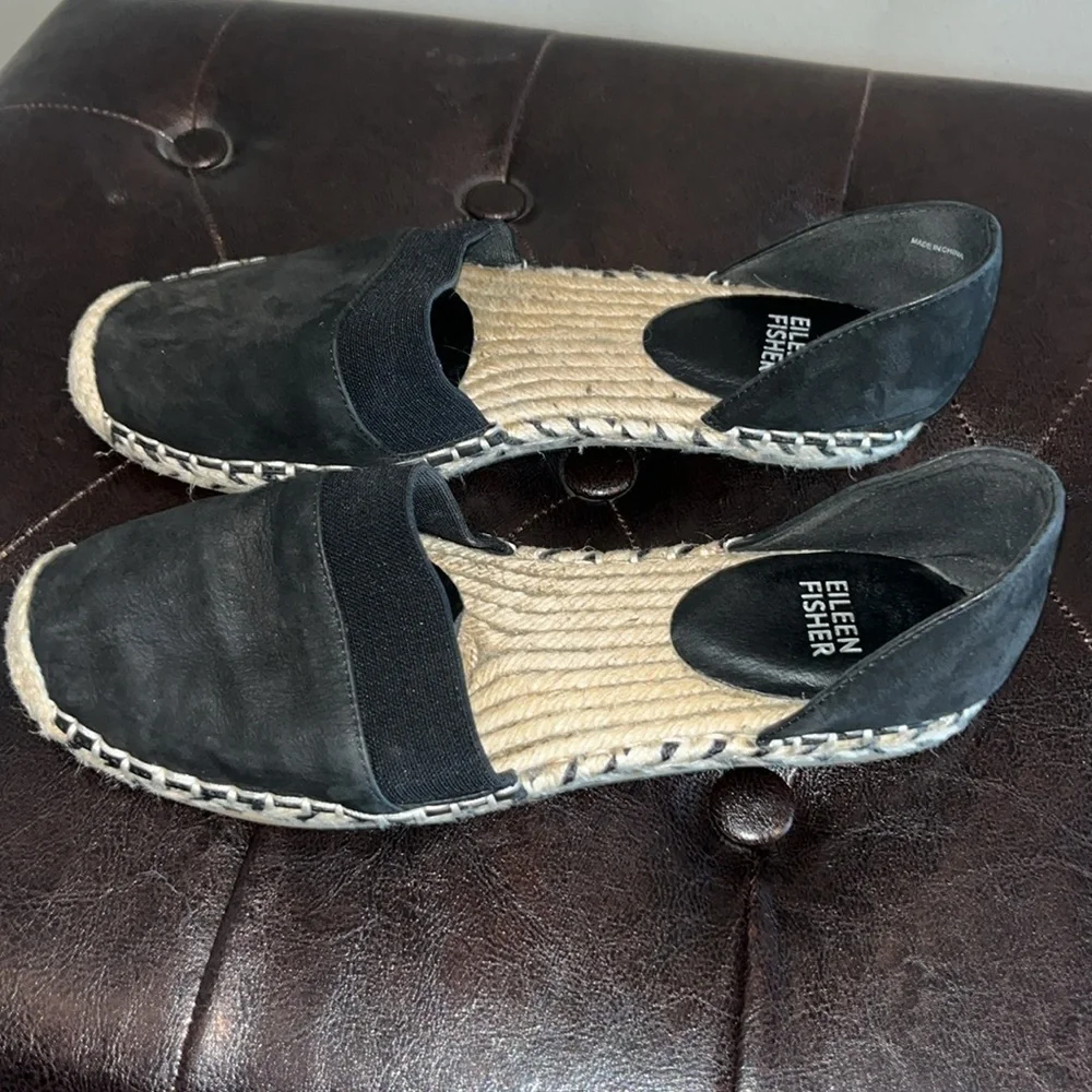 Black leather upper Eileen Fischer slip on closed toe/ heel flat jute flat sz 8